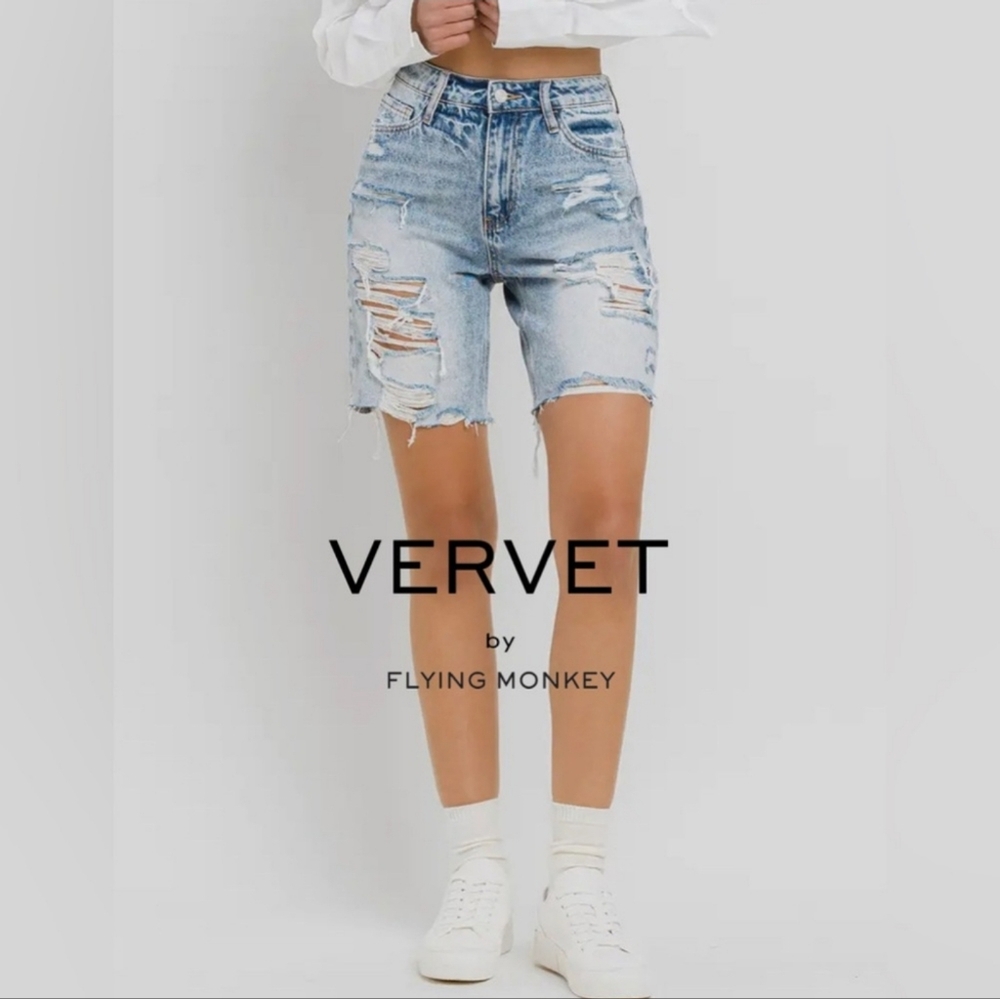 Vervet flying monkey distressed Bermuda jean shorts medium